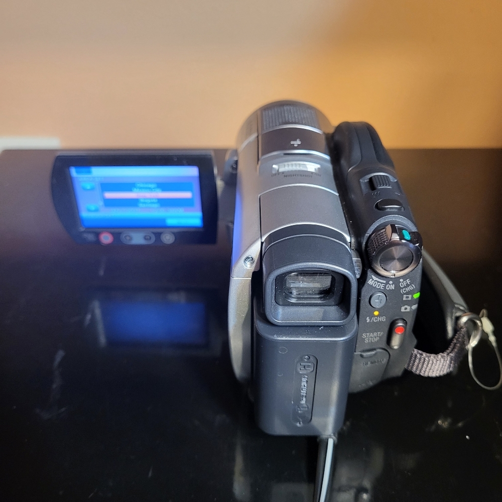 Video camera - Picture 2 of 6
